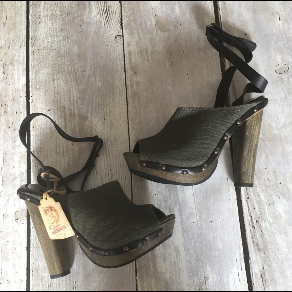Diesel Yumu Womens Sandals